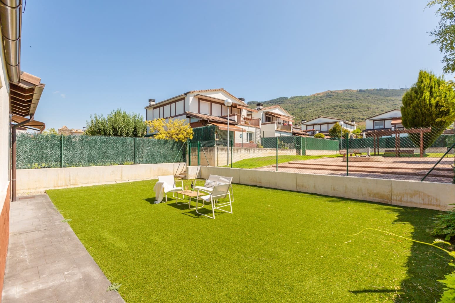 4 bedroom Villa for sale in Berrioplano with garage - € 480,000 (Ref: 9999977)