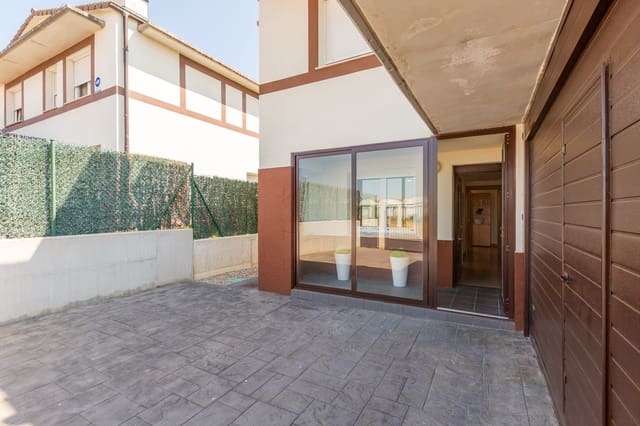 4 sovrum Villa till salu i Berrioplano med garage - 480 000 € (Ref: 9999977)