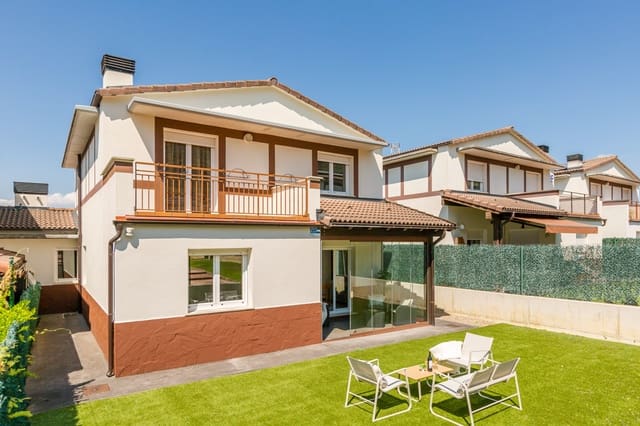4 sovrum Villa till salu i Berrioplano med garage - 480 000 € (Ref: 9999977)