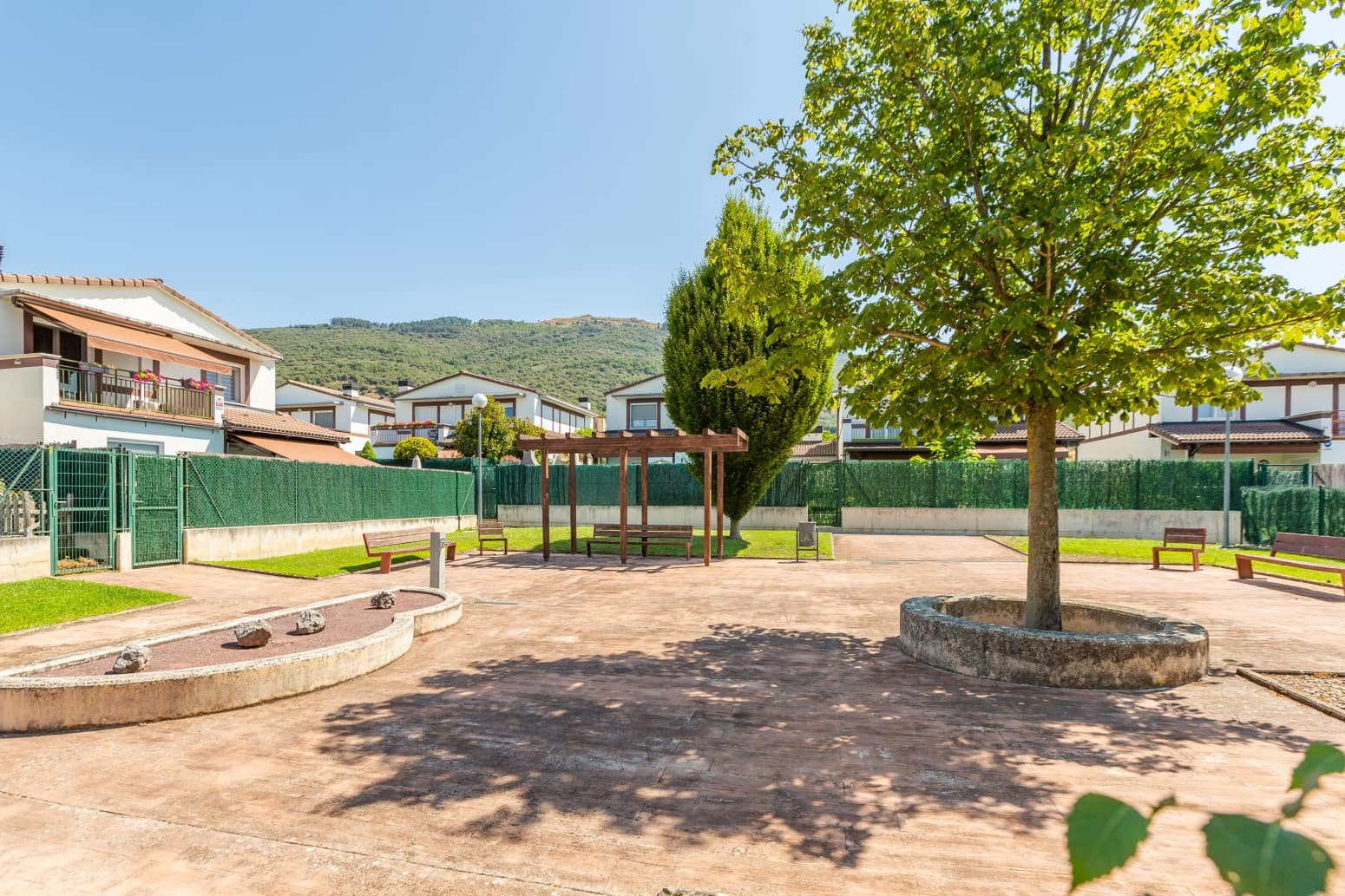 4 bedroom Villa for sale in Berrioplano with garage - € 480,000 (Ref: 9999977)