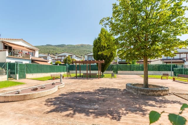 4 sovrum Villa till salu i Berrioplano med garage - 480 000 € (Ref: 9999977)