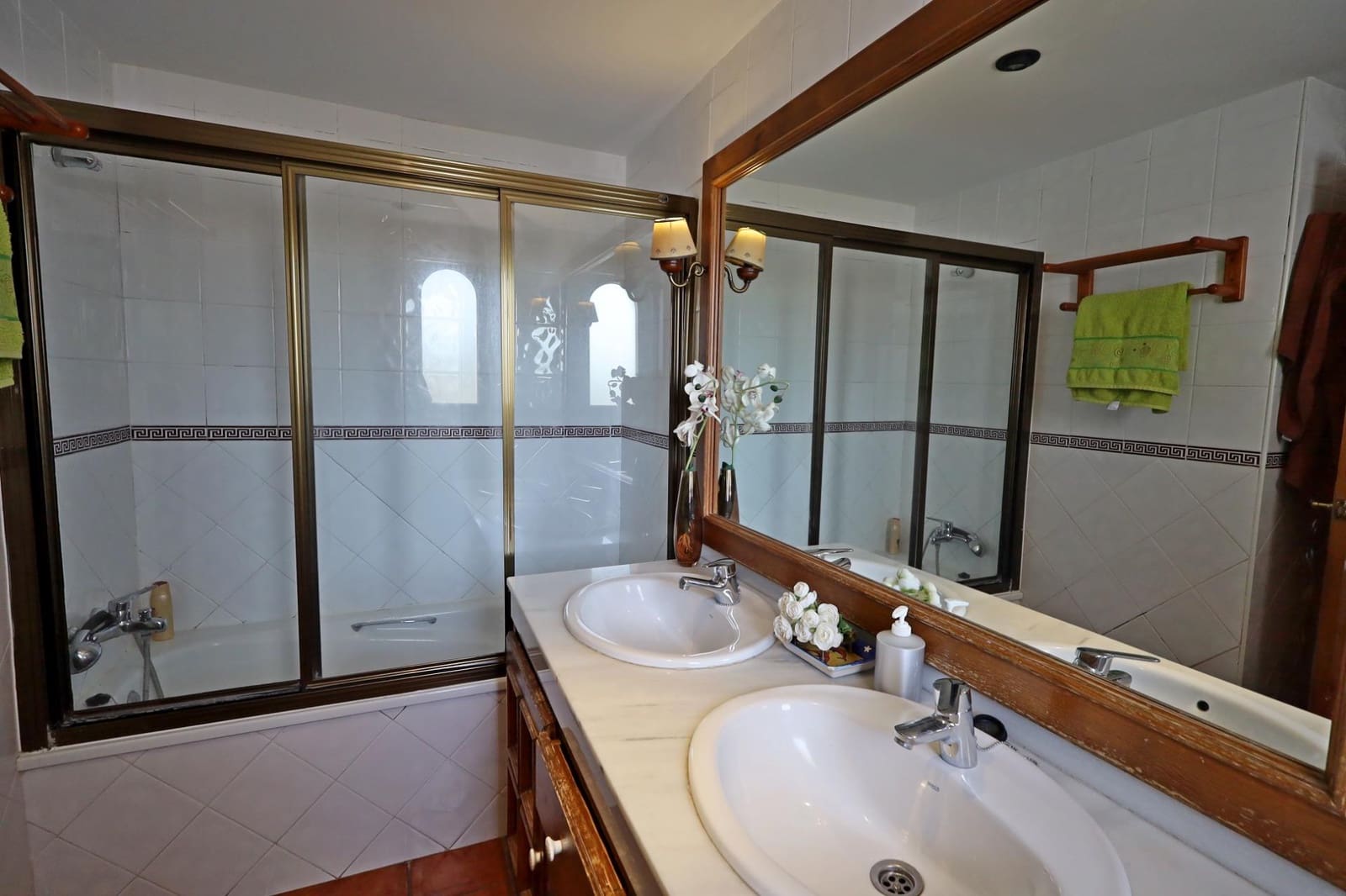 Villa/Maison Mitoyenne de 4 chambres à louer à El Coto avec piscine garage - 2 300 € (Ref: 10013451)