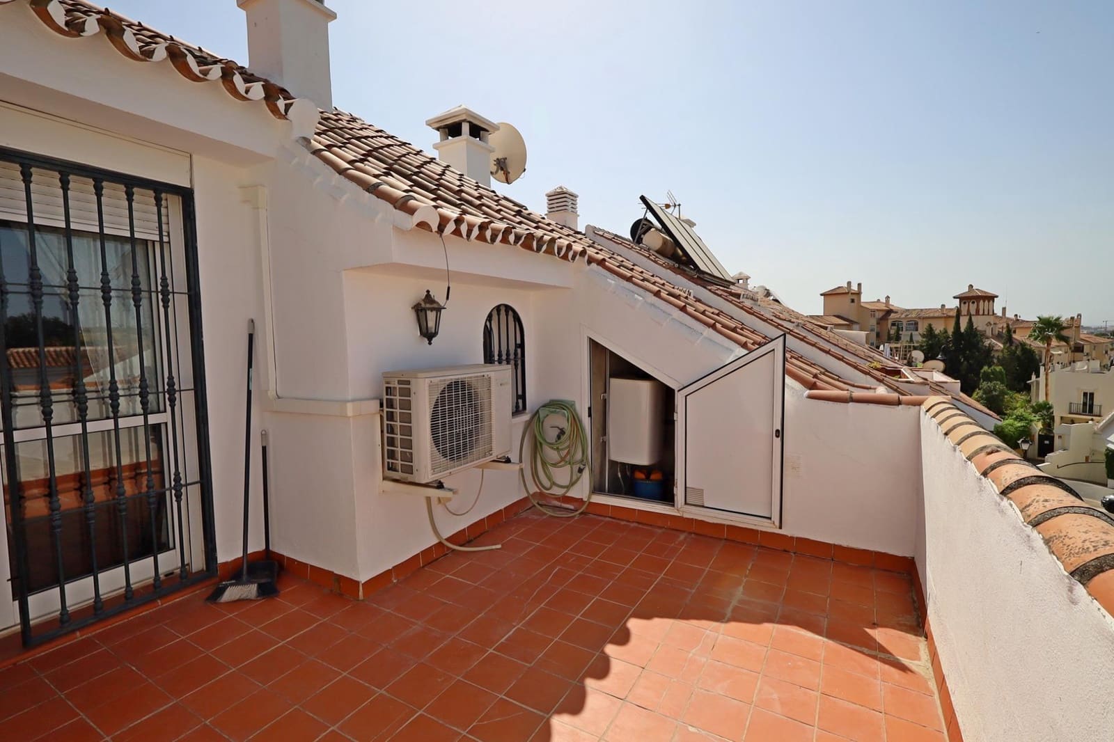 Villa/Maison Mitoyenne de 4 chambres à louer à El Coto avec piscine garage - 2 300 € (Ref: 10013451)