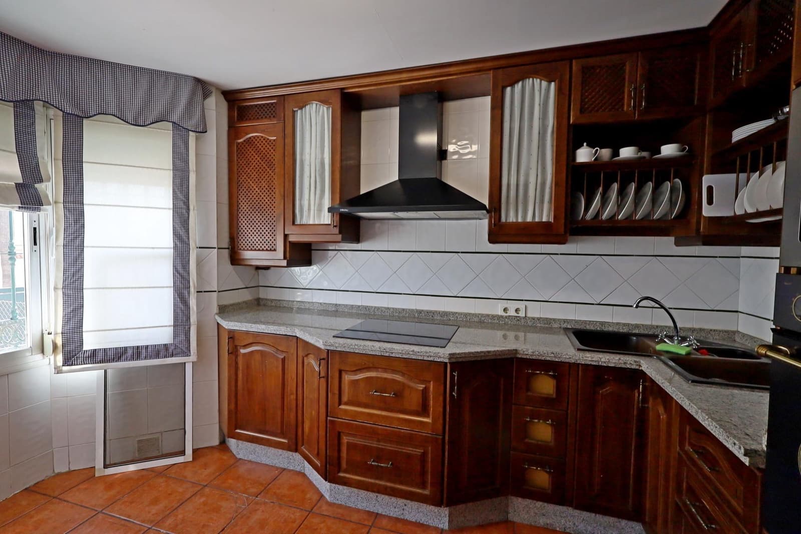 Villa/Maison Mitoyenne de 4 chambres à louer à El Coto avec piscine garage - 2 300 € (Ref: 10013451)