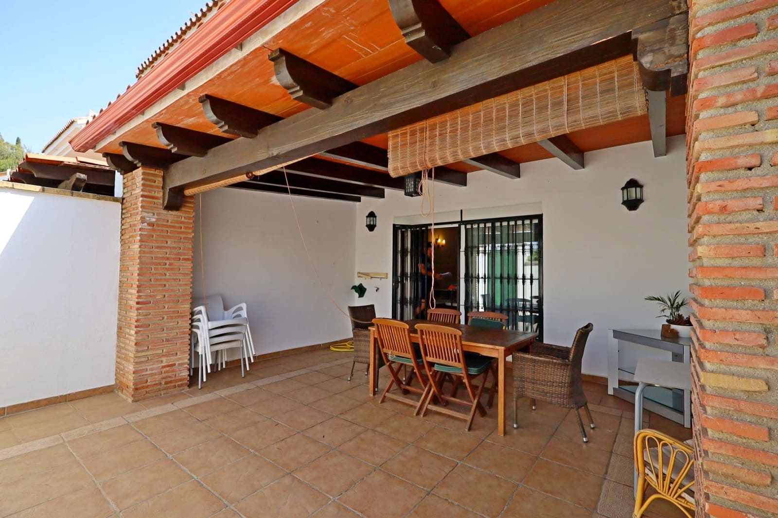 Villa/Maison Mitoyenne de 4 chambres à louer à El Coto avec piscine garage - 2 300 € (Ref: 10013451)
