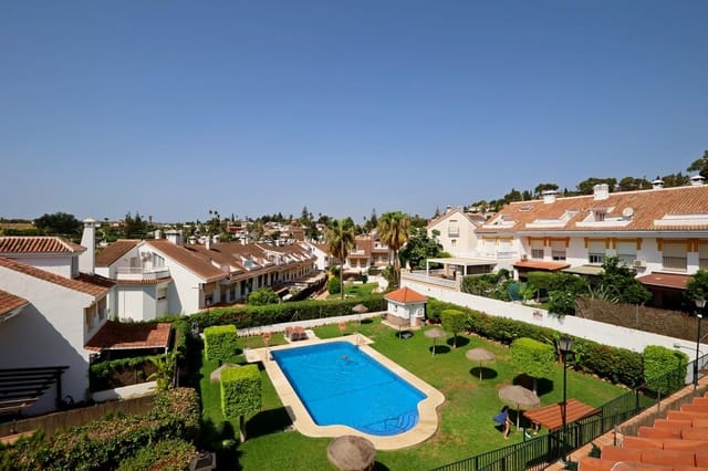Villa/Maison Mitoyenne de 4 chambres à louer à El Coto, Mijas - 2 300 € (Ref: 10013451)
