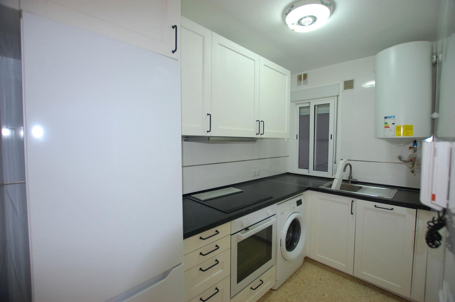2 bedroom Flat for sale in Manilva with garage - € 229,000 (Ref: 10016605)
