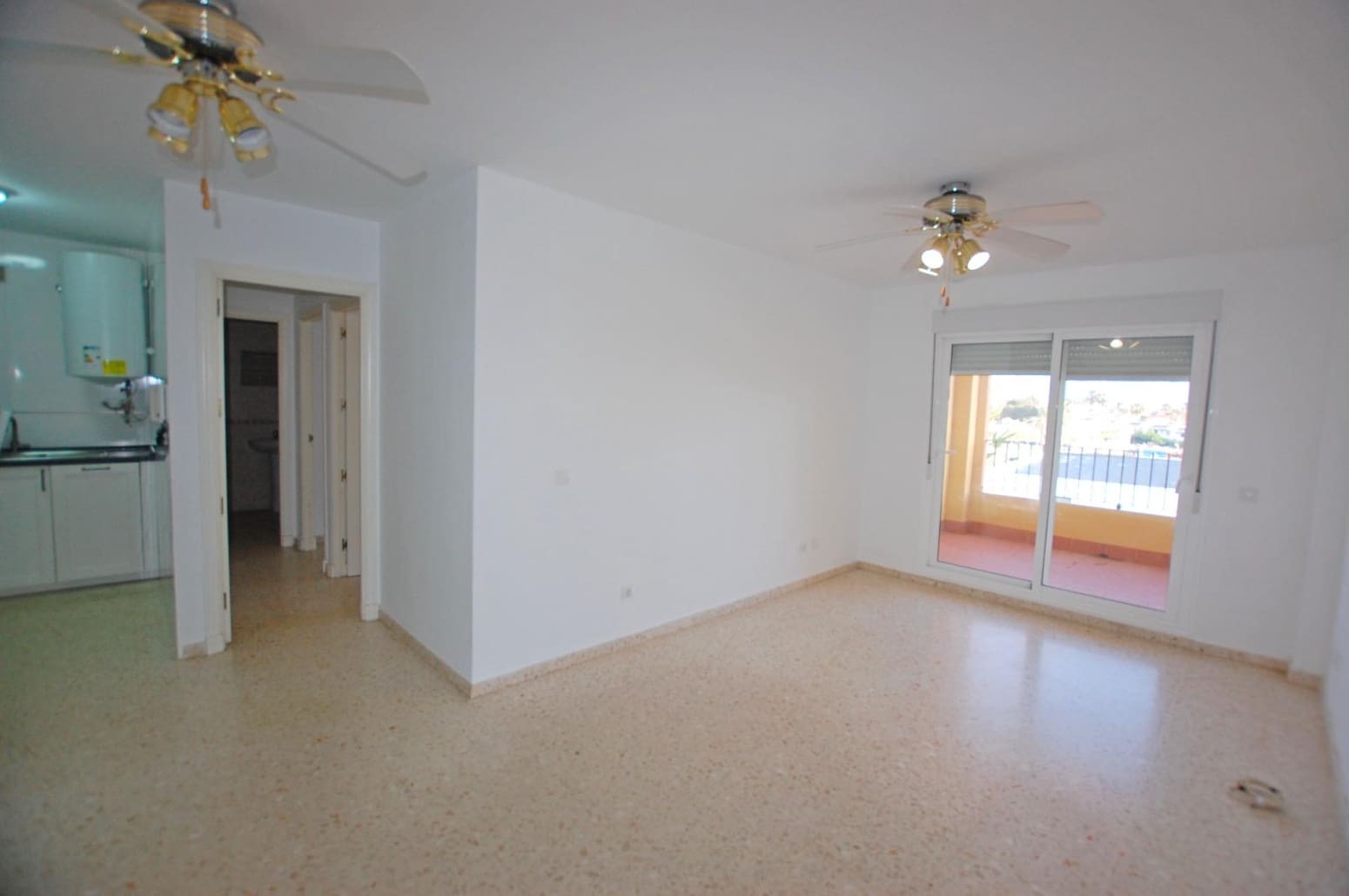 2 bedroom Flat for sale in Manilva with garage - € 229,000 (Ref: 10016605)