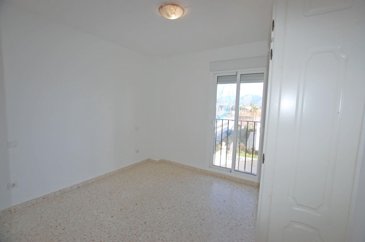 2 bedroom Flat for sale in Manilva with garage - € 229,000 (Ref: 10016605)