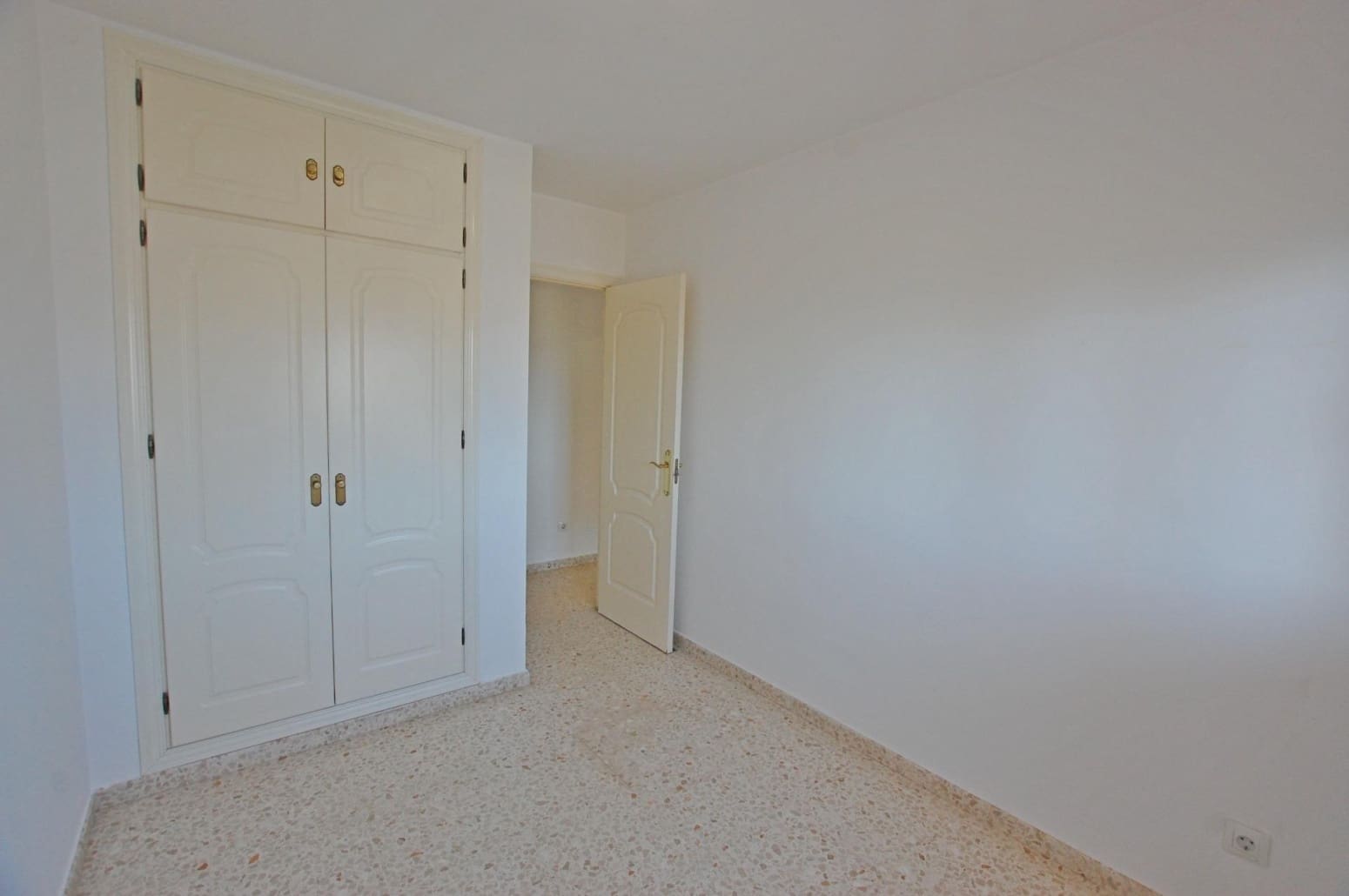 2 bedroom Flat for sale in Manilva with garage - € 229,000 (Ref: 10016605)
