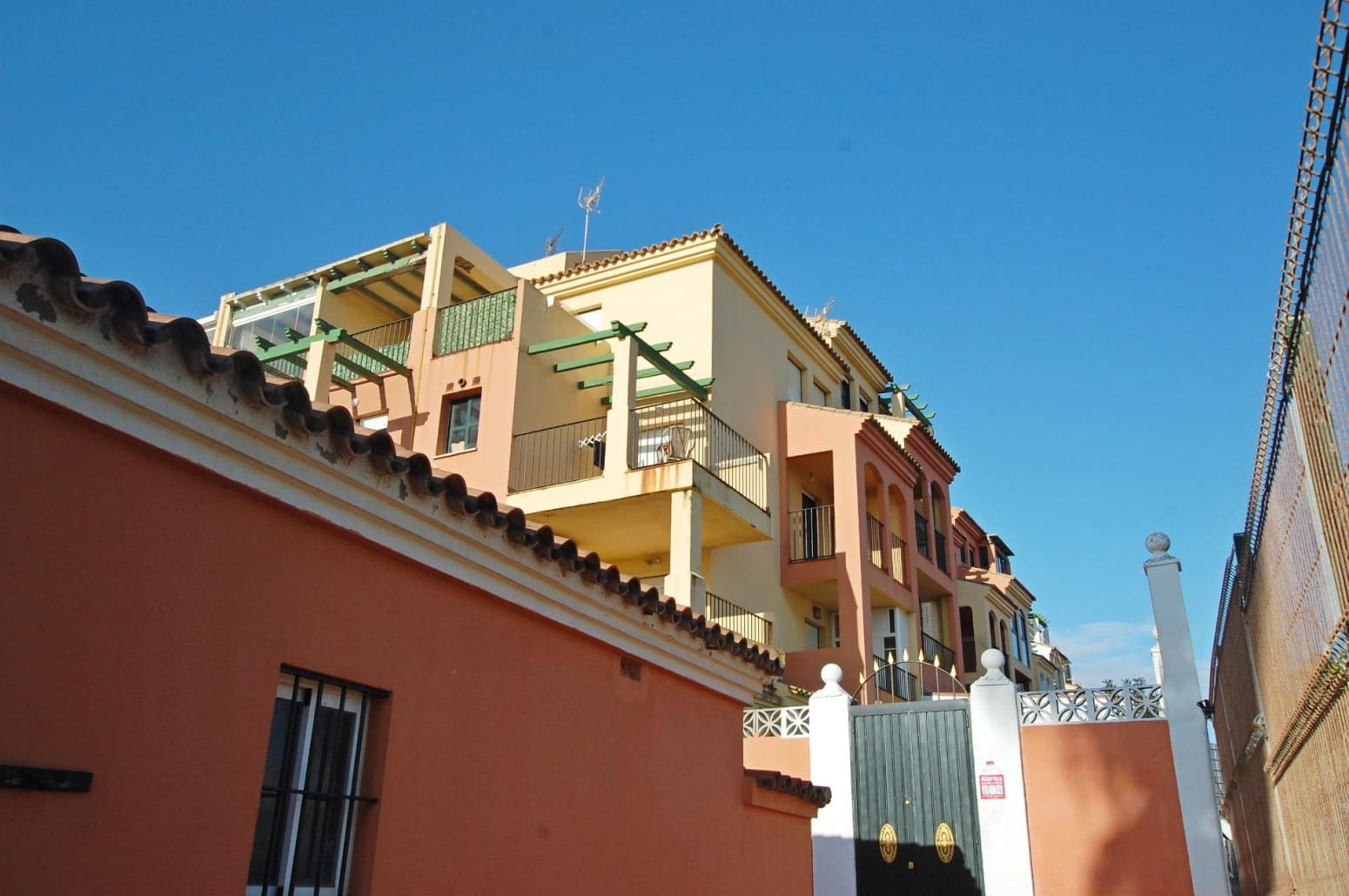 2 bedroom Flat for sale in Manilva with garage - € 229,000 (Ref: 10016605)