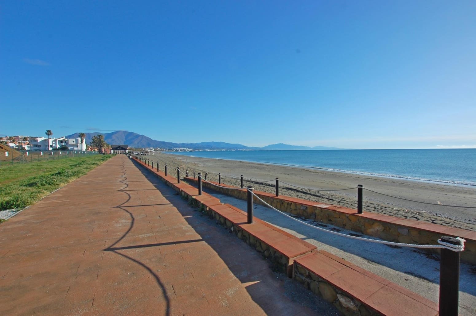 2 bedroom Flat for sale in Manilva with garage - € 229,000 (Ref: 10016605)