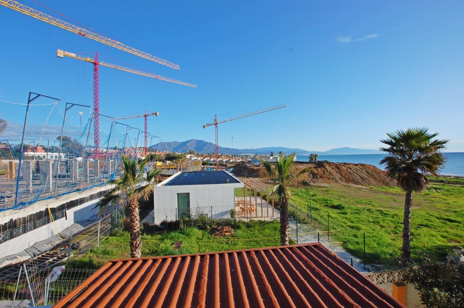 2 bedroom Flat for sale in Manilva with garage - € 229,000 (Ref: 10016605)