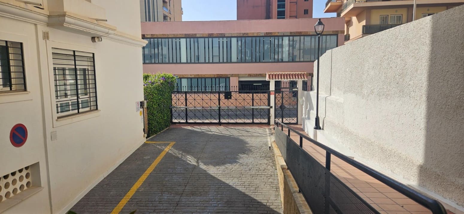1 sovrum Lägenhet att hyra i Torremolinos med pool garage - 1 200 € (Ref: 10016607)