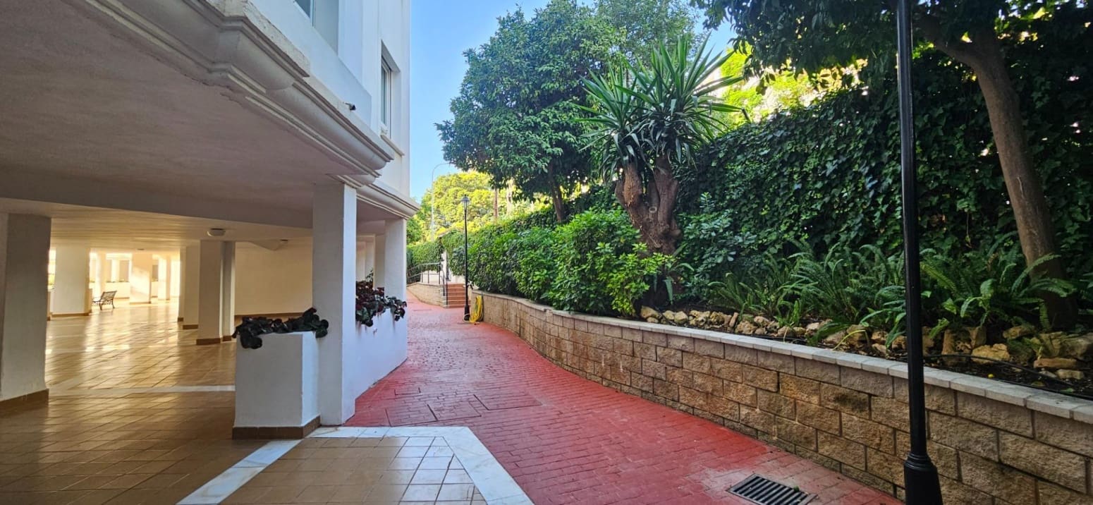 1 sovrum Lägenhet att hyra i Torremolinos med pool garage - 1 200 € (Ref: 10016607)