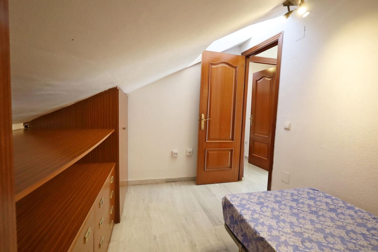 2 bedroom Flat for sale in Velez-Malaga with garage - € 410,000 (Ref: 10016615)