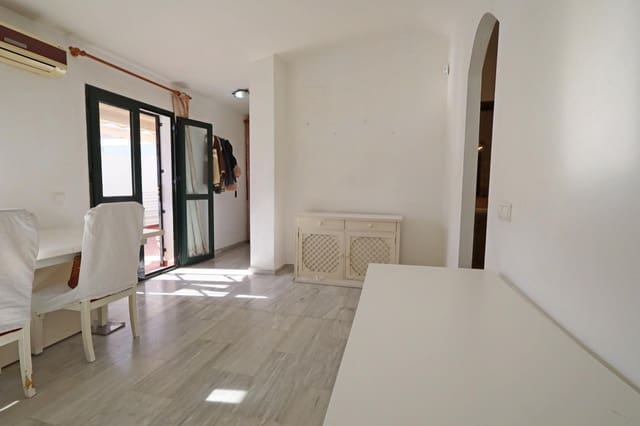 2 bedroom Flat for sale in Vélez-Málaga with garage - € 410,000 (Ref: 10016615)