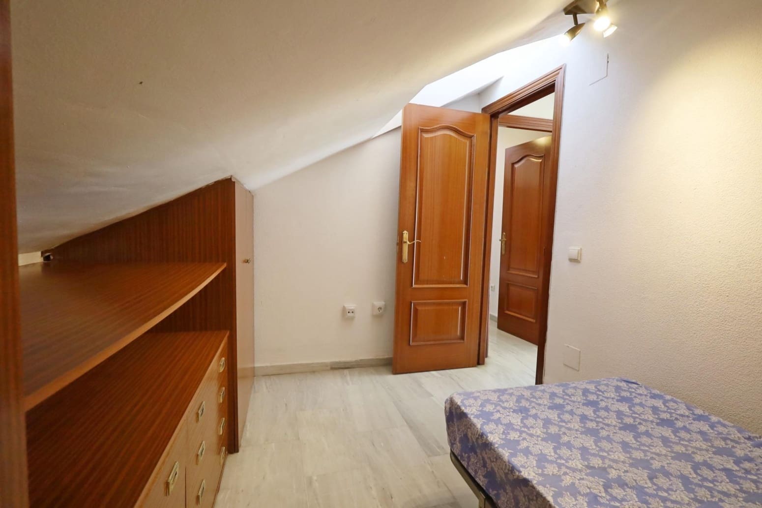 2 bedroom Flat for sale in Velez-Malaga with garage - € 410,000 (Ref: 10016615)