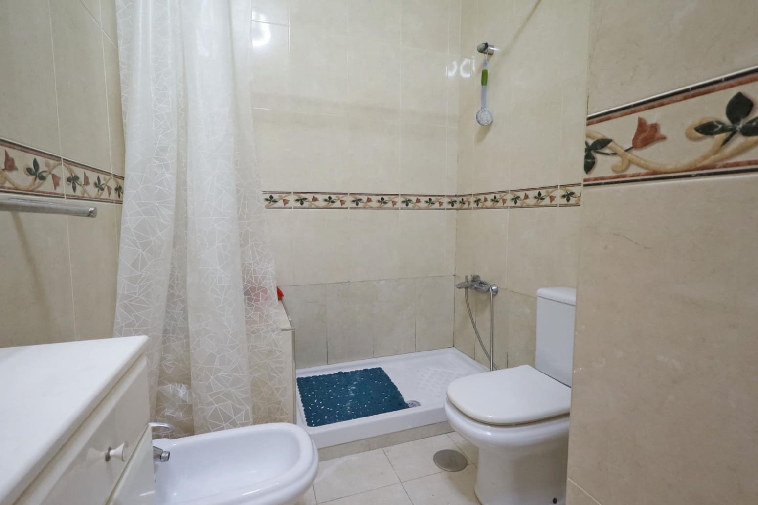 2 bedroom Flat for sale in Velez-Malaga with garage - € 410,000 (Ref: 10016615)