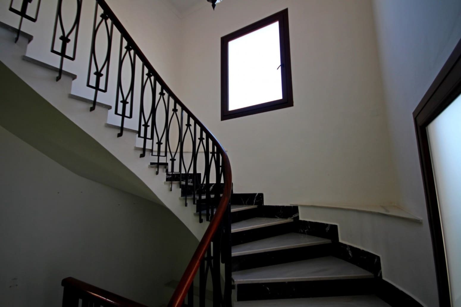 8 bedroom Villa for sale in Velez-Malaga with garage - € 1,225,000 (Ref: 10016622)