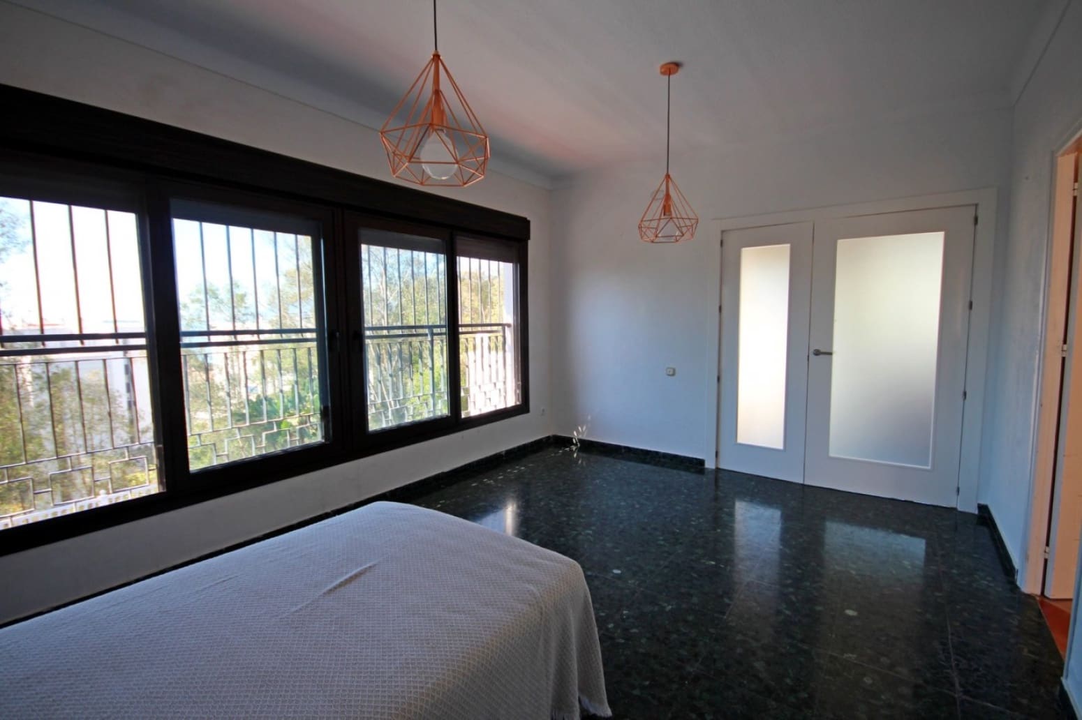 8 bedroom Villa for sale in Velez-Malaga with garage - € 1,225,000 (Ref: 10016622)