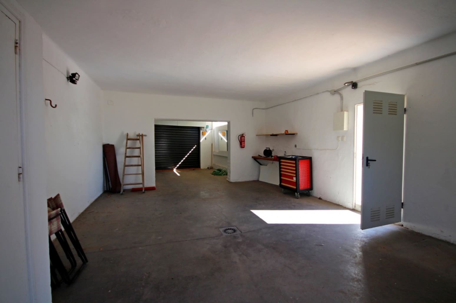 8 bedroom Villa for sale in Velez-Malaga with garage - € 1,225,000 (Ref: 10016622)