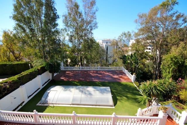 8 bedroom Villa for sale in Vélez-Málaga with garage - € 1,225,000 (Ref: 10016622)