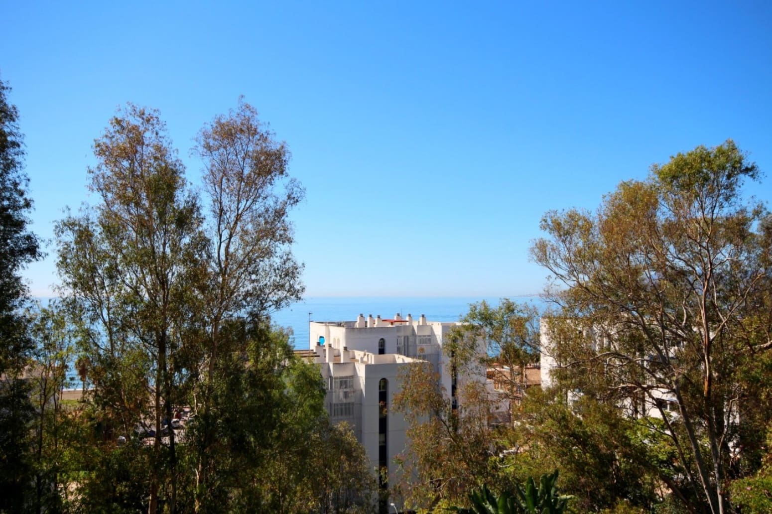 8 bedroom Villa for sale in Velez-Malaga with garage - € 1,225,000 (Ref: 10016622)