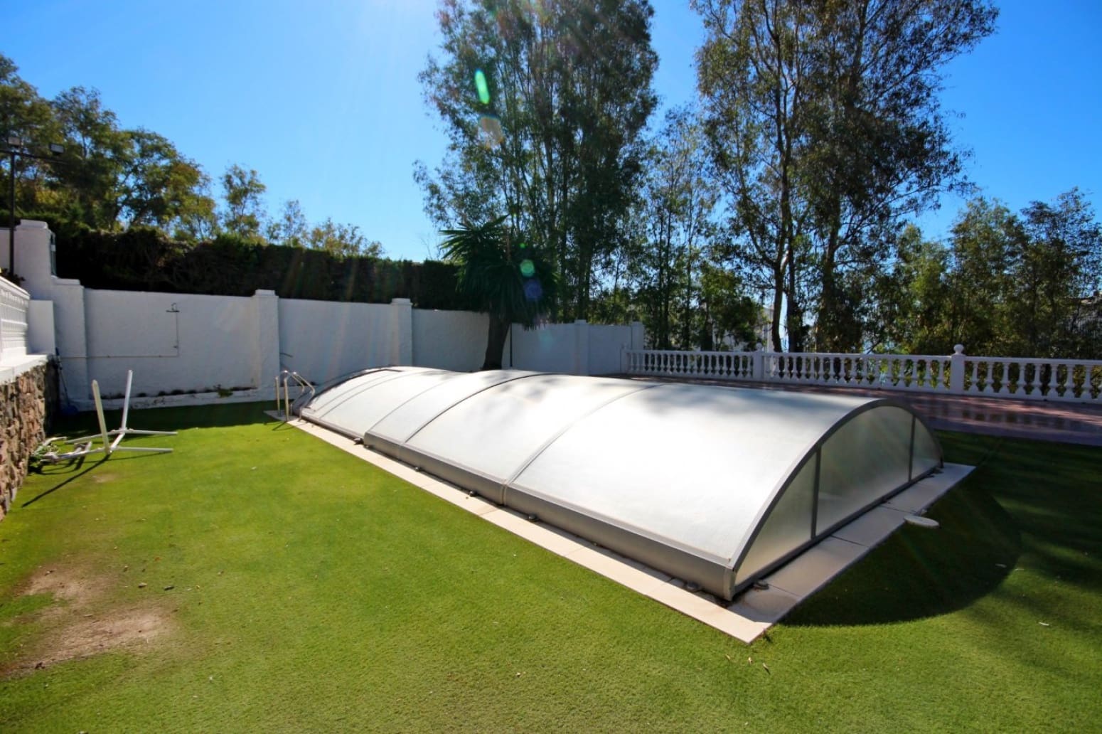 8 bedroom Villa for sale in Velez-Malaga with garage - € 1,225,000 (Ref: 10016622)