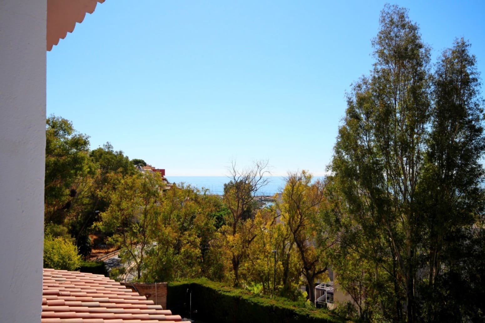 8 bedroom Villa for sale in Velez-Malaga with garage - € 1,225,000 (Ref: 10016622)