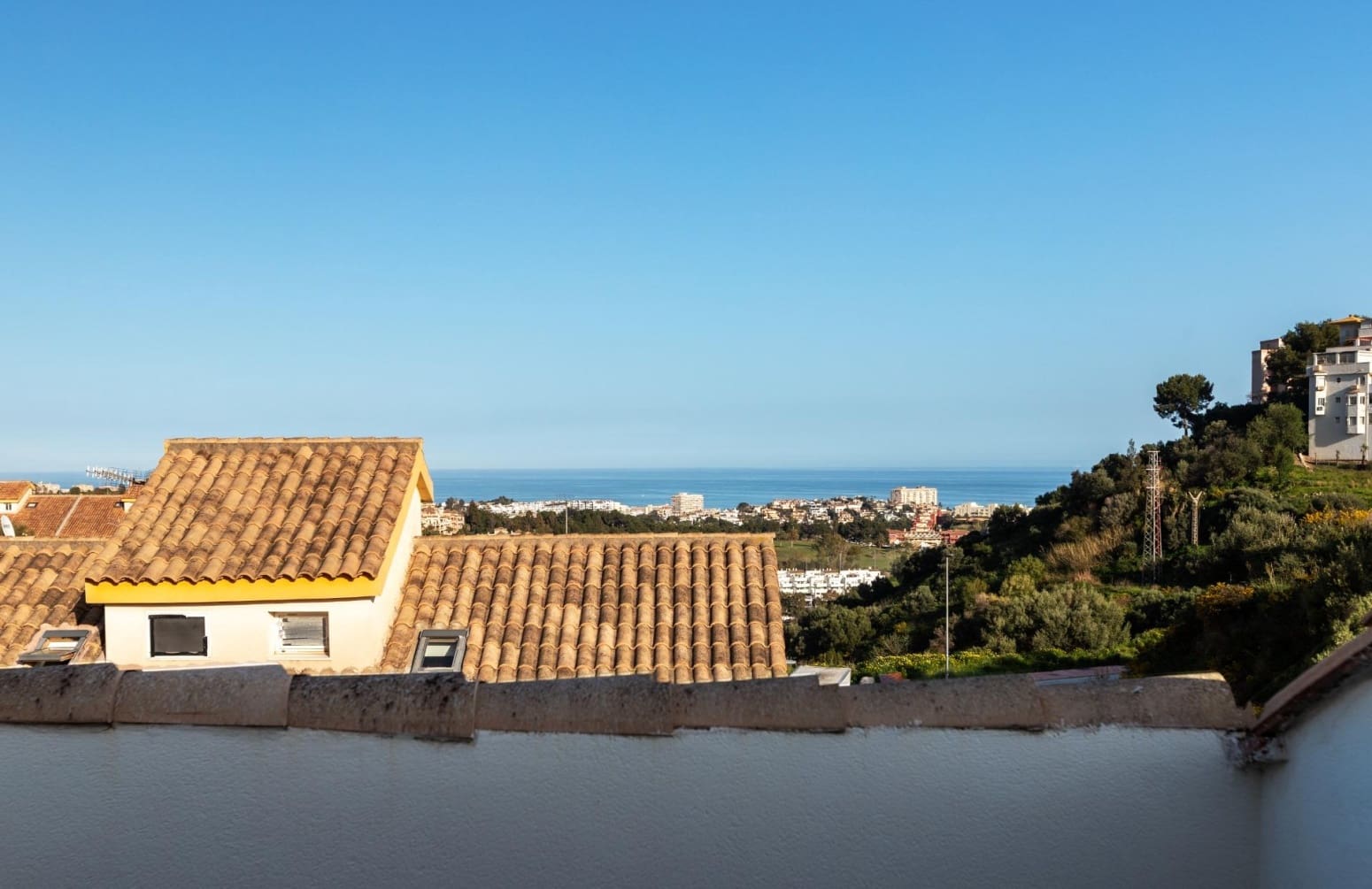 Chalet de 3 habitaciones en Benalmádena en venta con garaje - 449.000 € (Ref: 10023022)