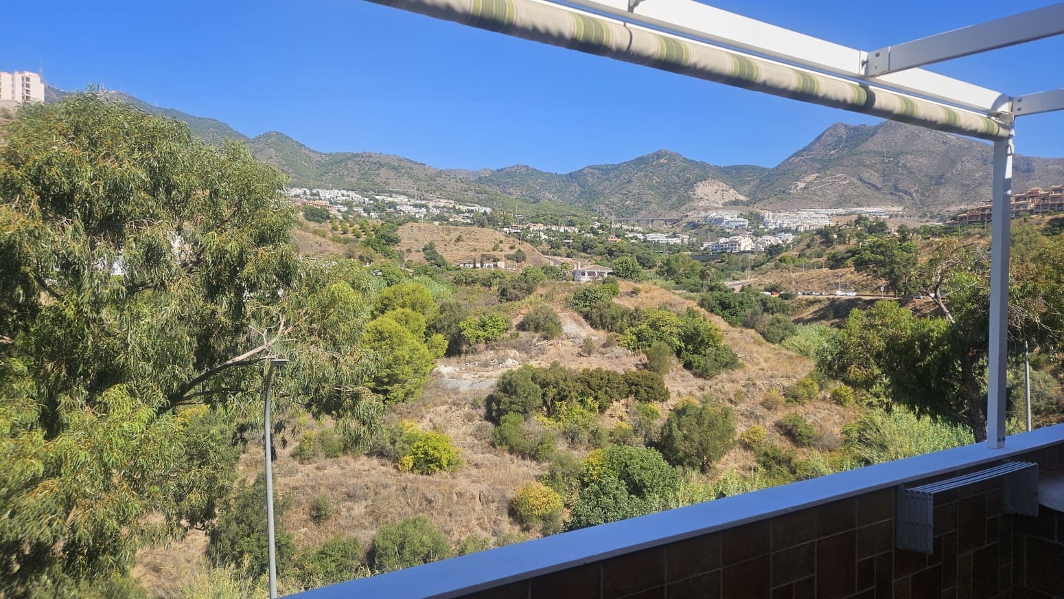 2 makuuhuone Asunto vuokrattavana paikassa Benalmadena Costa mukana uima-altaan 
autotalli - 1 350 € (Ref: 10023260)
