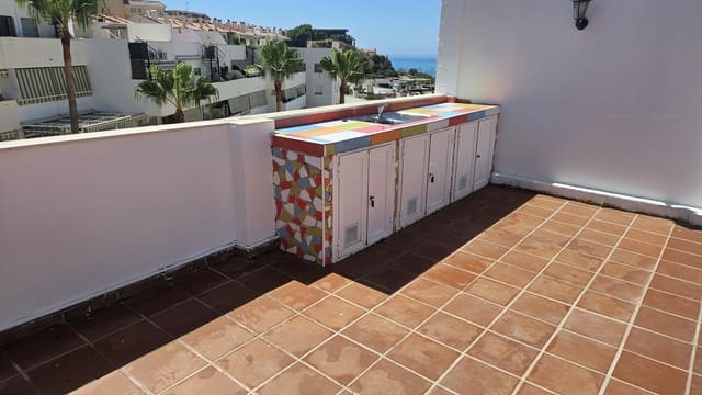 Piso de 2 habitaciones en Benalmadena Costa, Benalmádena en alquiler con piscina garaje - 1.350 € (Ref: 10023260)