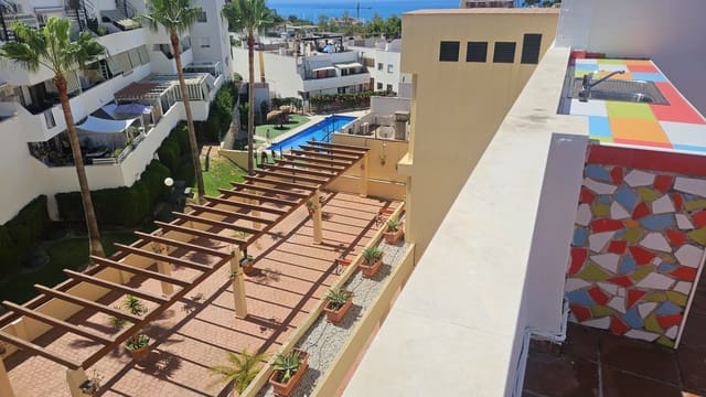 Piso de 2 habitaciones en Benalmadena Costa, Benalmádena en alquiler con piscina garaje - 1.350 € (Ref: 10023260)