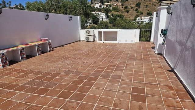 Piso de 2 habitaciones en Benalmadena Costa, Benalmádena en alquiler con piscina garaje - 1.350 € (Ref: 10023260)