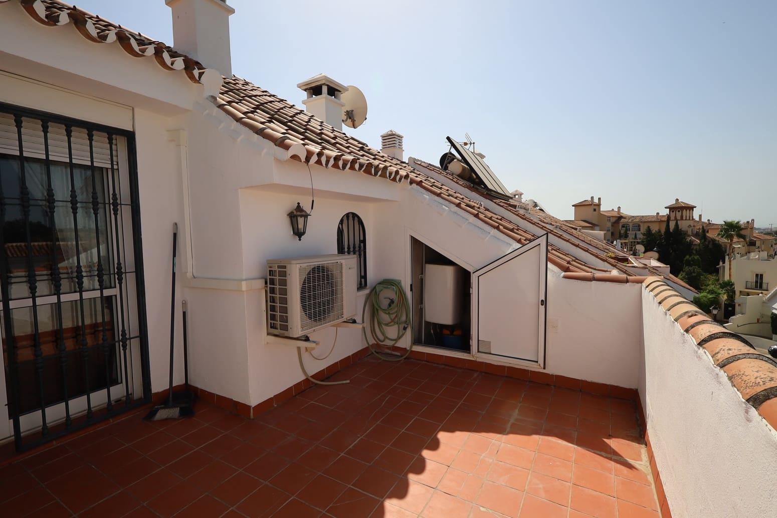 4 bedroom Villa for rent in Las Lagunas de Mijas with pool garage - € 2,300 (Ref: 10023385)