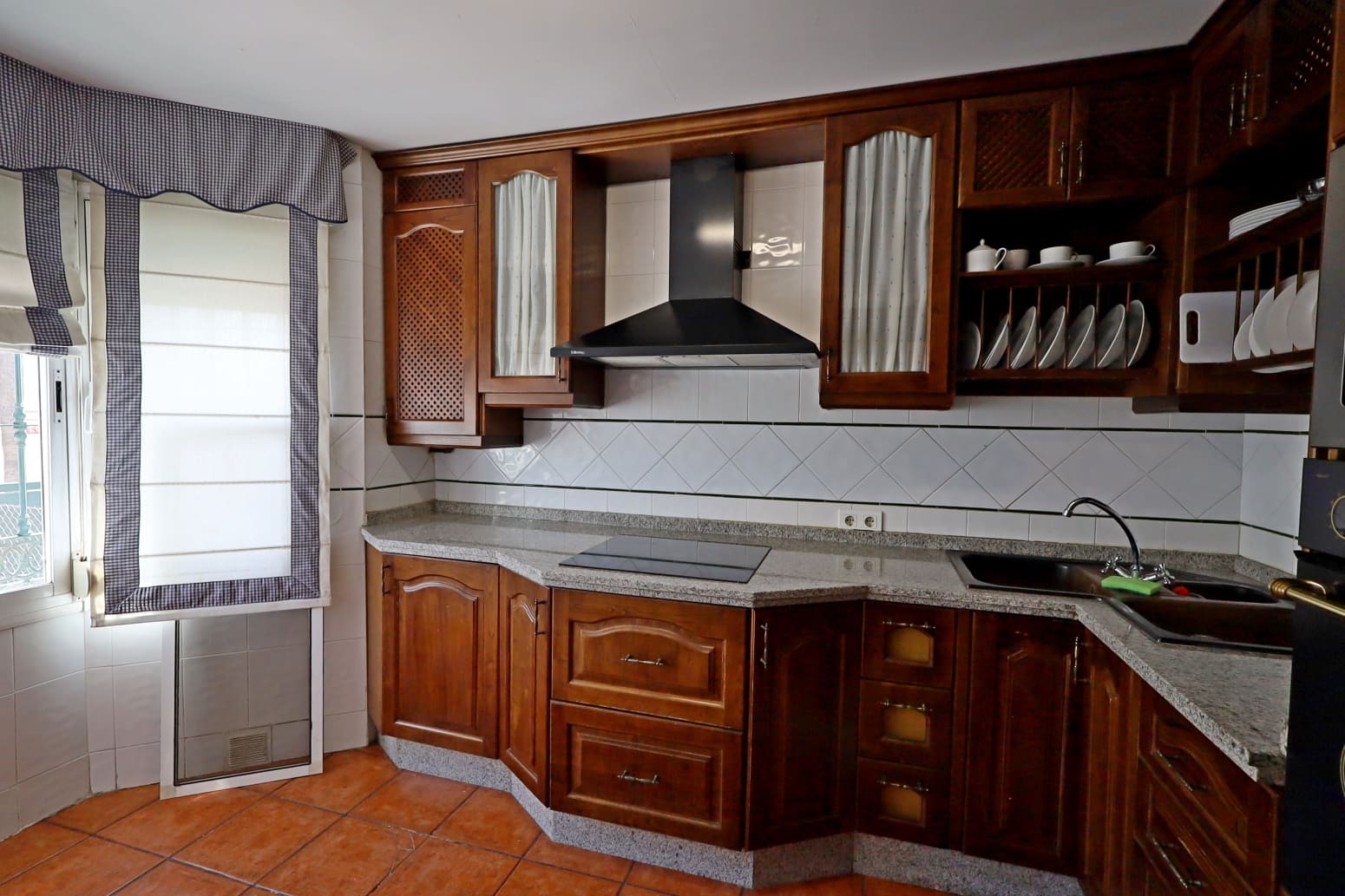 4 bedroom Villa for rent in Las Lagunas de Mijas with pool garage - € 2,300 (Ref: 10023385)