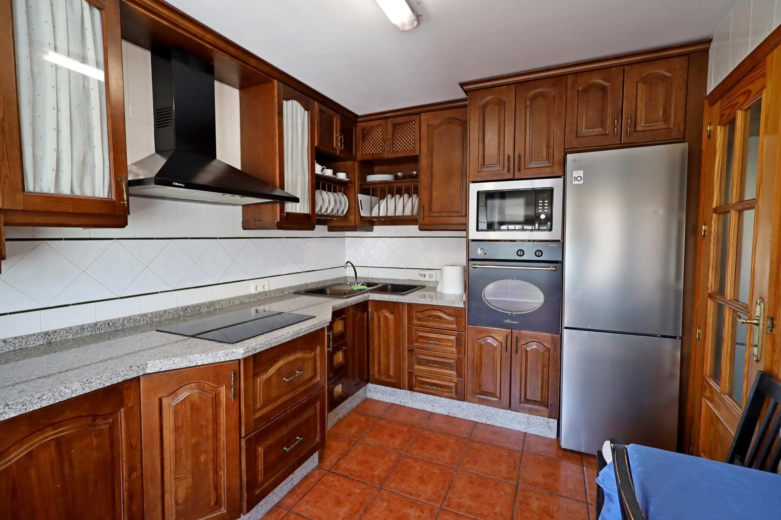 4 bedroom Villa for rent in Las Lagunas de Mijas with pool garage - € 2,300 (Ref: 10023385)