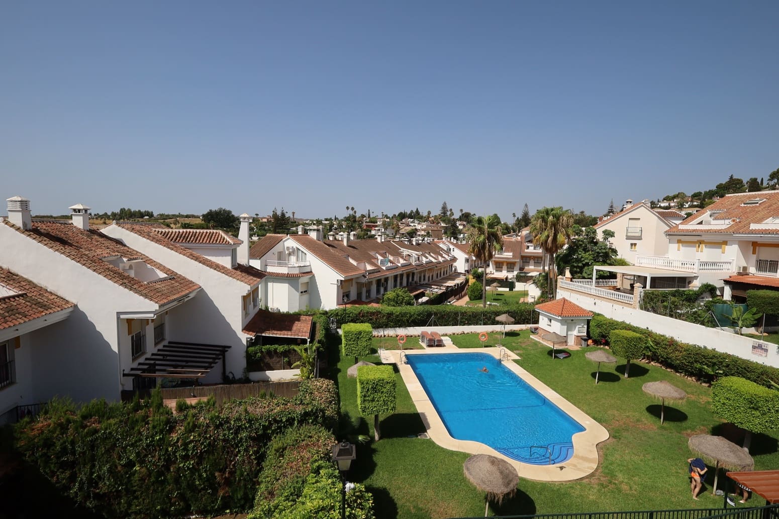 4 bedroom Villa for rent in Las Lagunas de Mijas with pool garage - € 2,300 (Ref: 10023385)