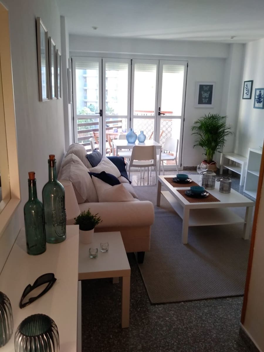 2 slaapkamer Flat te huur in Torremolinos met zwembad - € 1.350 (Ref: 10035840)