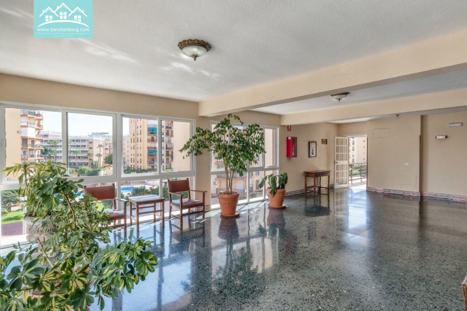 2 slaapkamer Flat te huur in Torremolinos met zwembad - € 1.350 (Ref: 10035840)