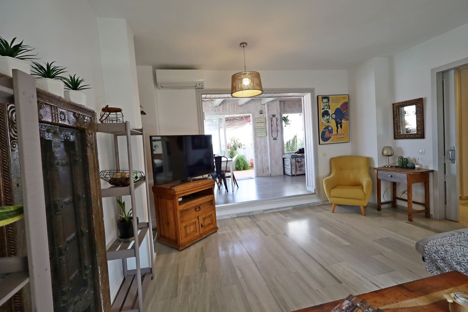 2 slaapkamer Flat te huur in Torremolinos met zwembad garage - € 1.600 (Ref: 10042245)