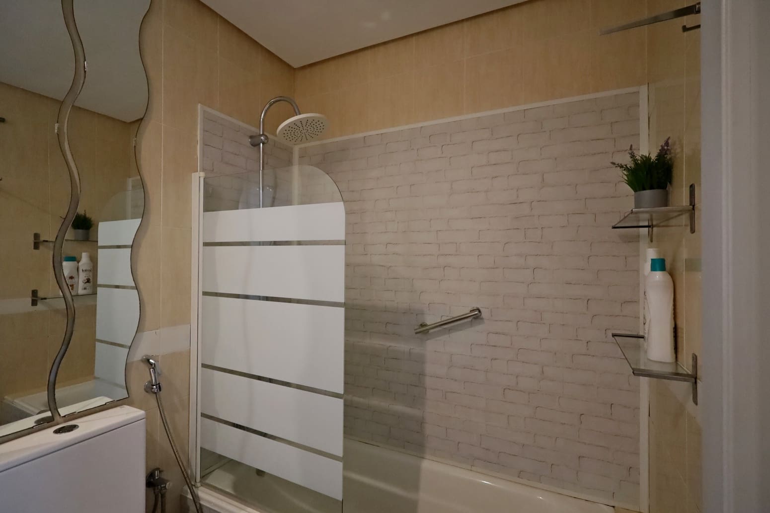 2 slaapkamer Flat te huur in Torremolinos met zwembad garage - € 1.600 (Ref: 10042245)
