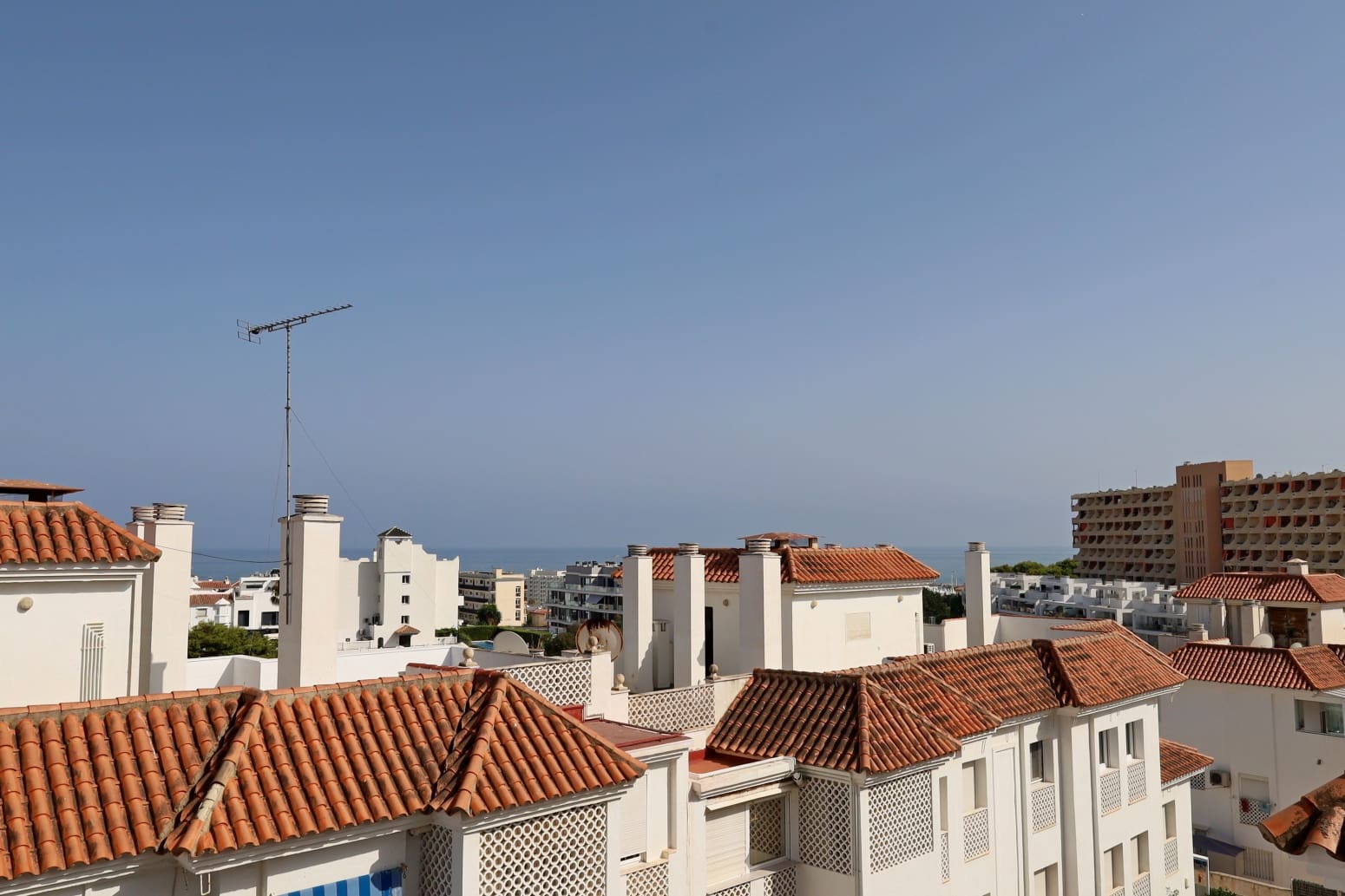 2 slaapkamer Flat te huur in Torremolinos met zwembad garage - € 1.600 (Ref: 10042245)
