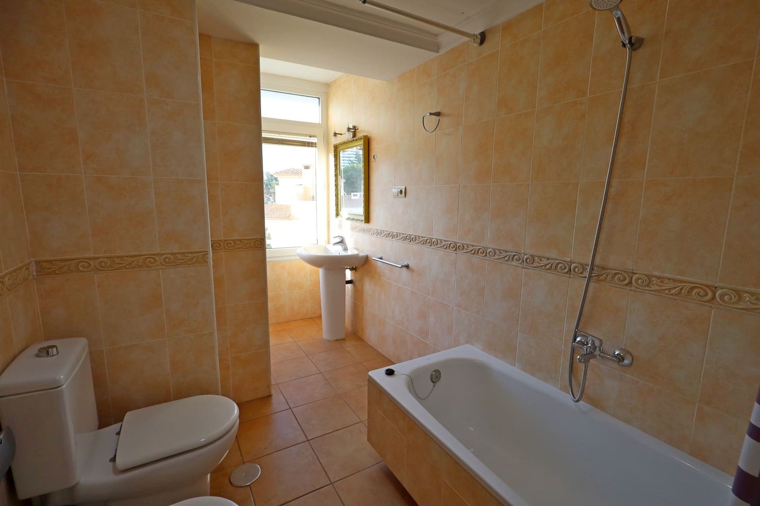 1 makuuhuone Asunto myytävänä paikassa Torremolinos mukana 
autotalli - 295 000 € (Ref: 10042246)
