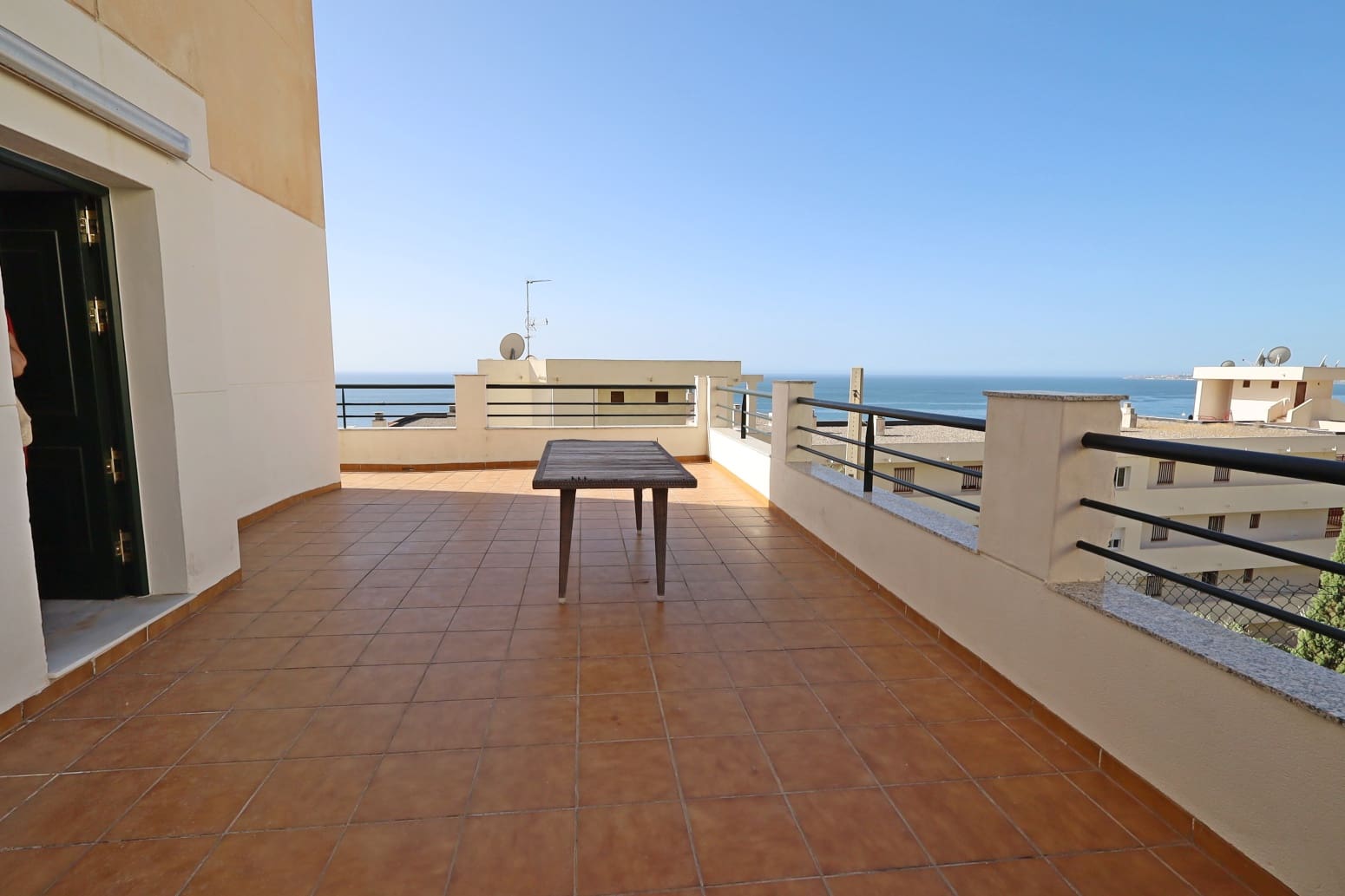 3 bedroom Flat for sale in Benalmadena Costa with pool garage - € 499,000 (Ref: 10042312)