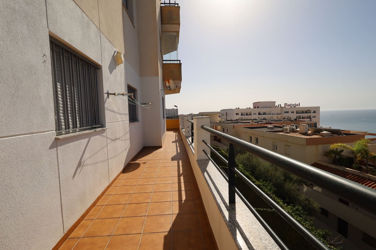 3 bedroom Flat for sale in Benalmadena Costa with pool garage - € 499,000 (Ref: 10042312)