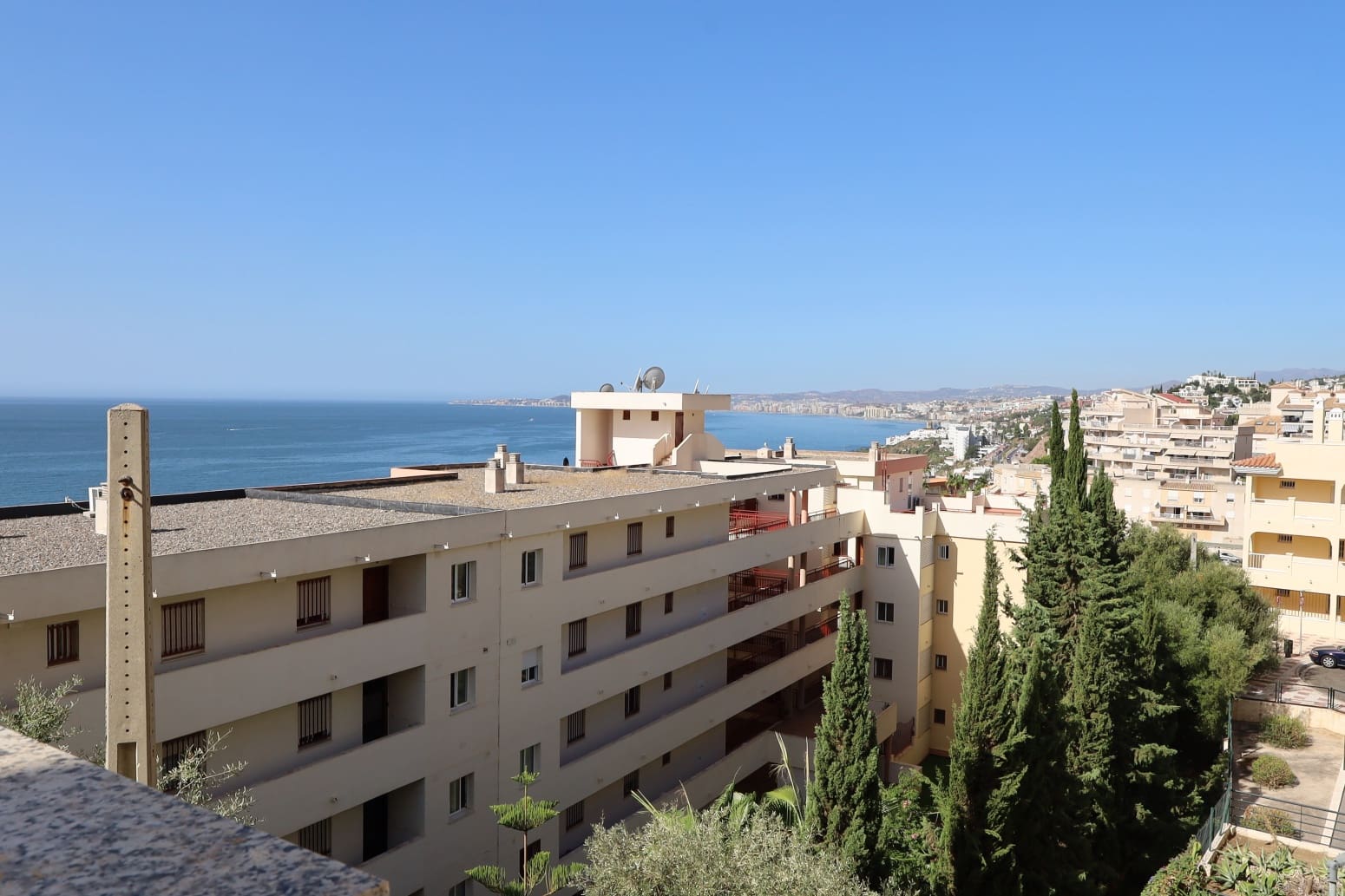 3 bedroom Flat for sale in Benalmadena Costa with pool garage - € 499,000 (Ref: 10042312)