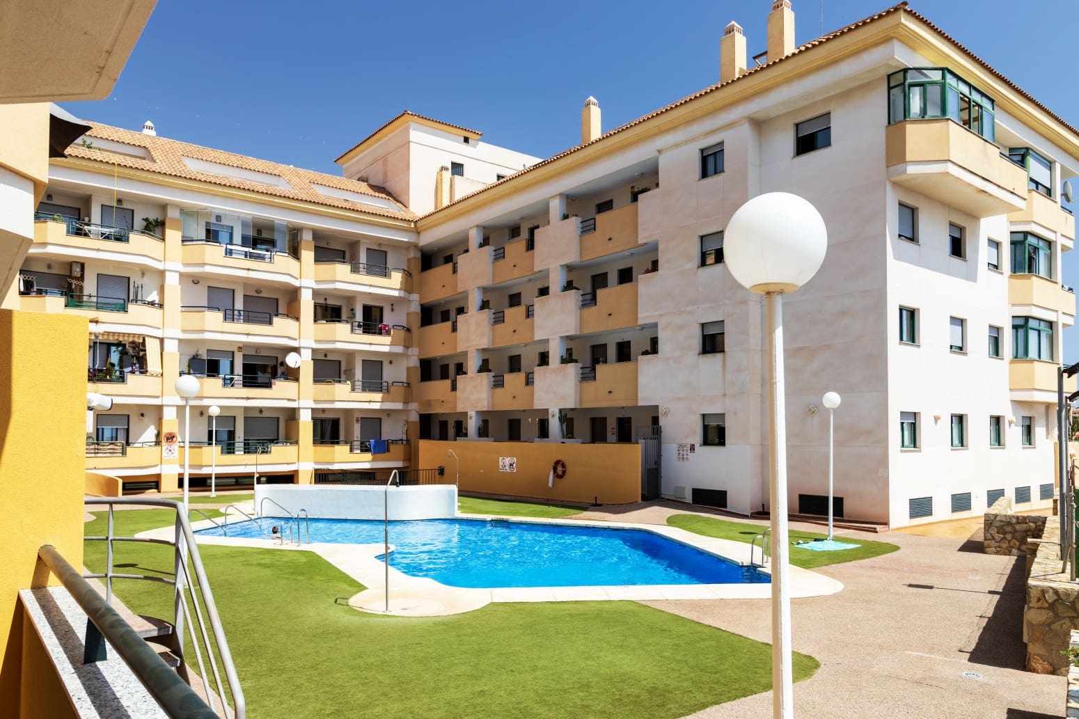3 slaapkamer Flat te koop in Benalmadena Costa met zwembad garage - € 499.000 (Ref: 10042312)