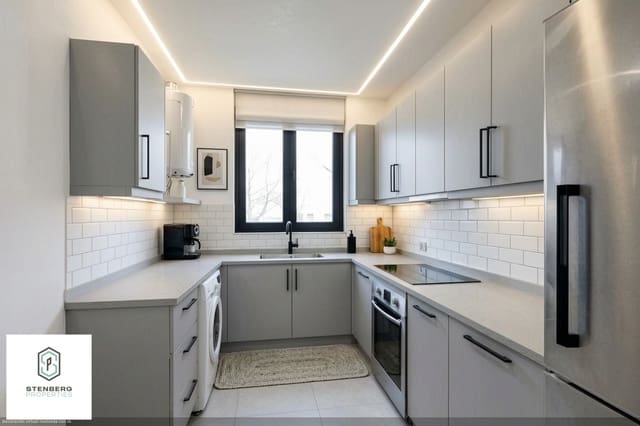 4 soveværelse Lejlighed til salg i Playa Bajadilla - Puertos, Marbella - € 530.000 (Ref: 10054461)